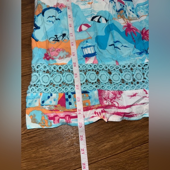 CROWN AND IVY M Blue Beach Orint Green FLORAL 3/4 SLEEVE TUNIC TOP BLOUSE. EUC! - Picture 4 of 5